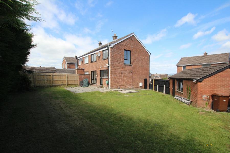 10 Fairhill Gardens