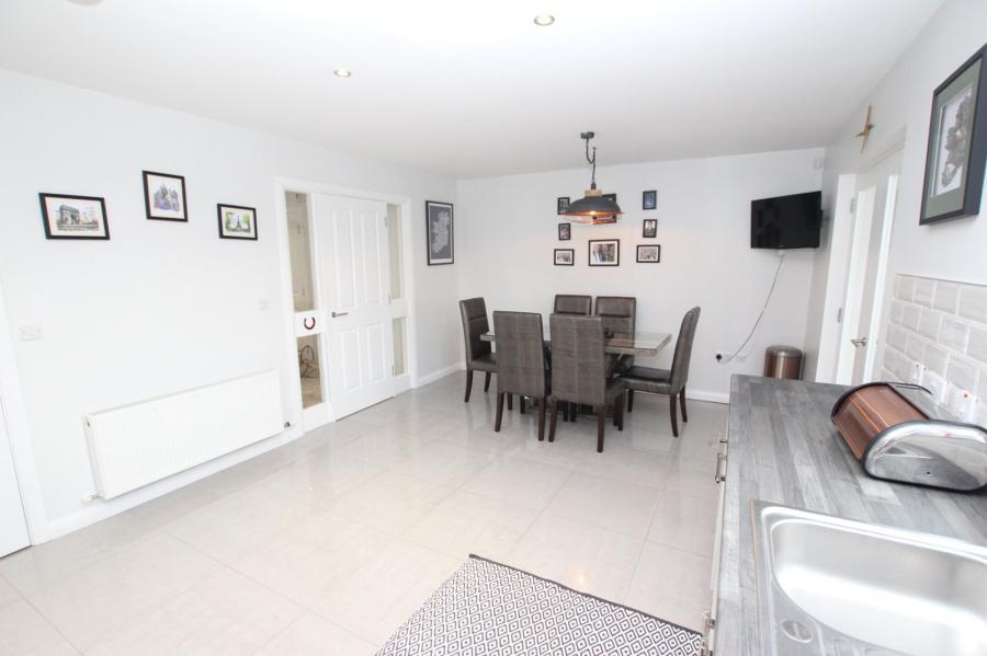 26 Cashelton Manor