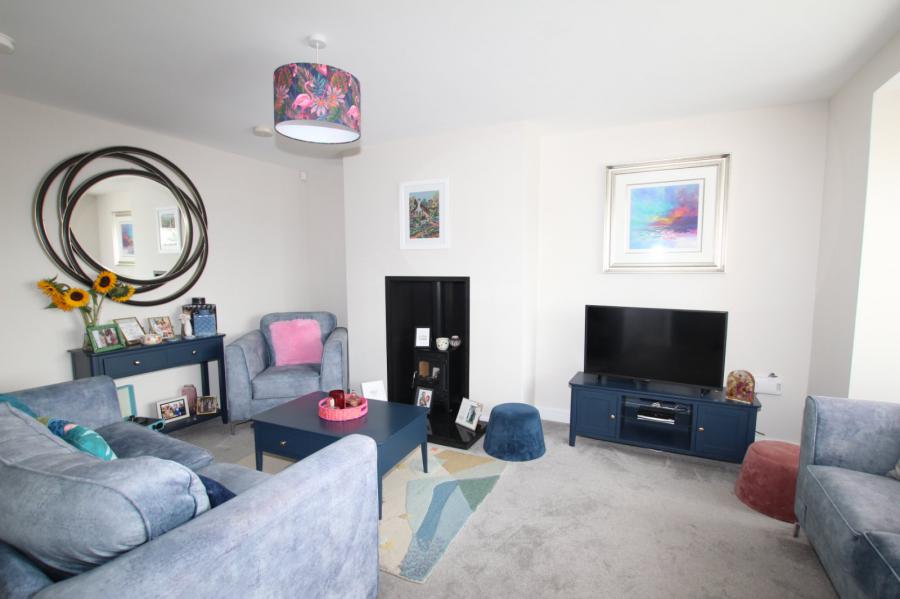 8 Ferrard Meadow