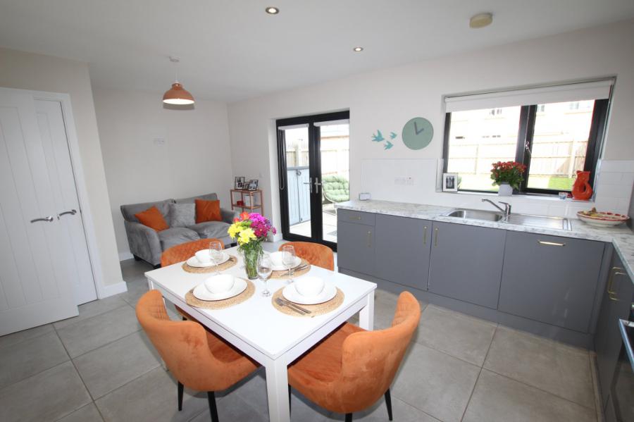 8 Ferrard Meadow