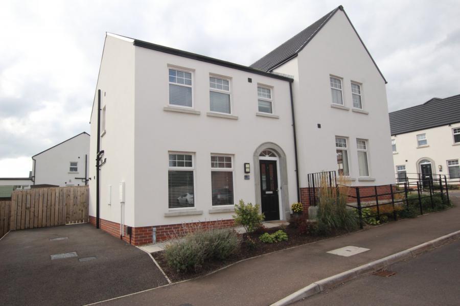 16 Rushfield Place