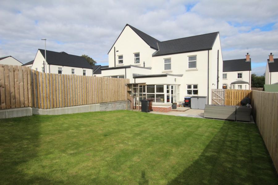 16 Rushfield Place