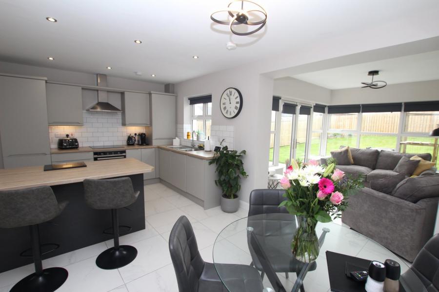 16 Rushfield Place
