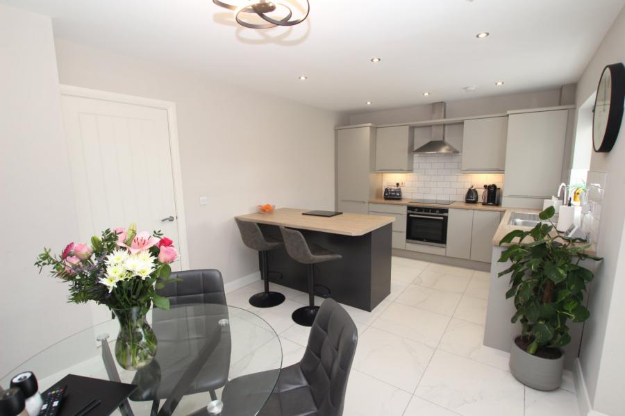 16 Rushfield Place
