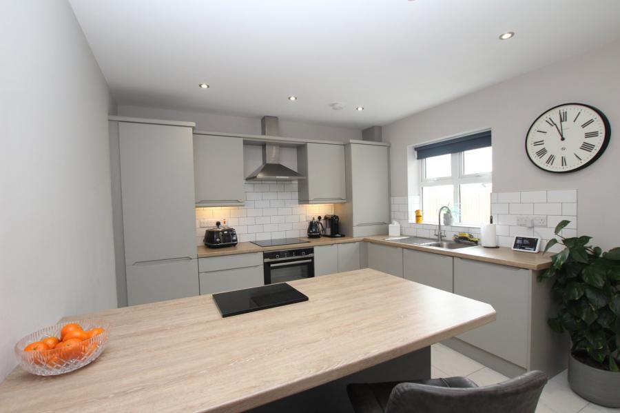 16 Rushfield Place