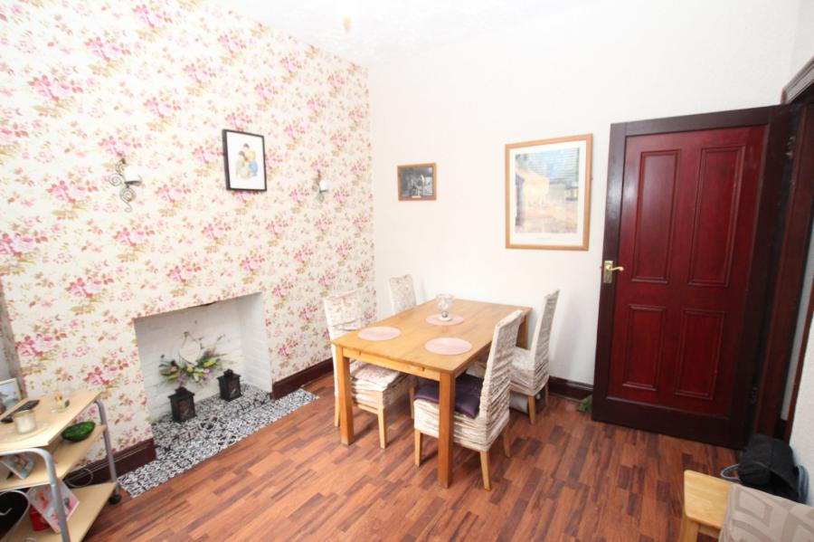 16 Rosemount Gardens