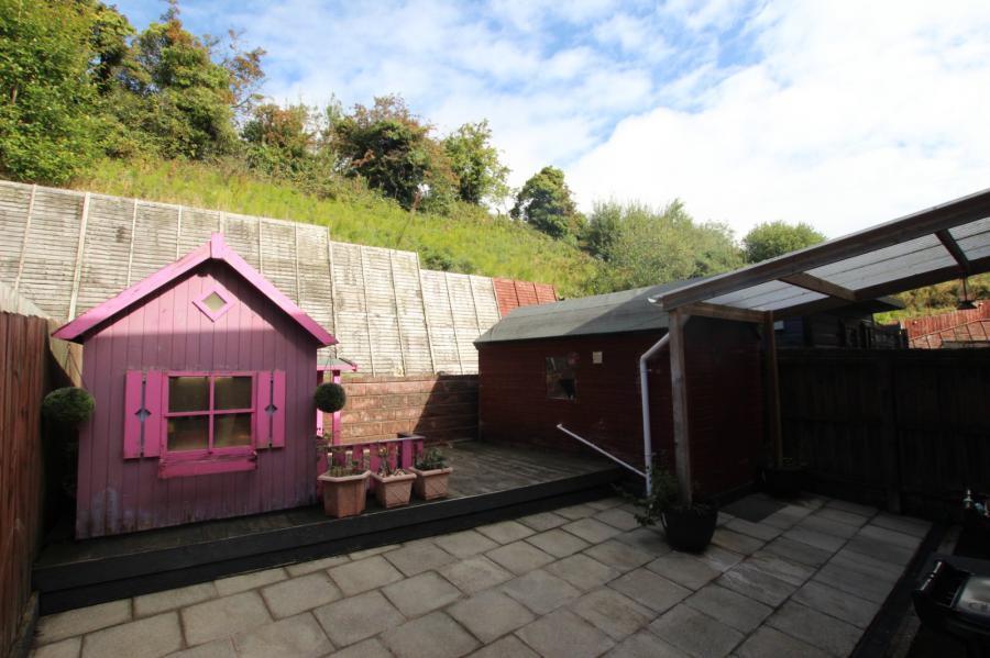 62 Wolfhill Manor