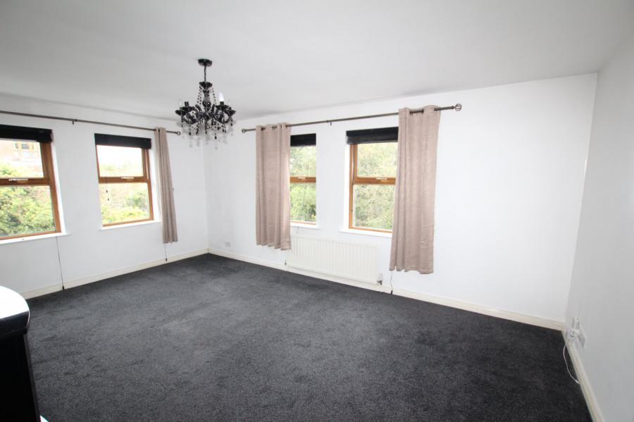 8 Mayfield Avenue