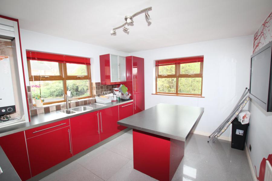 8 Mayfield Avenue