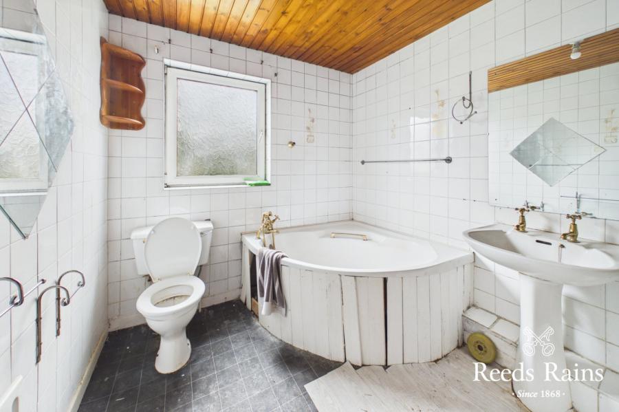 25 Dorchester Gardens