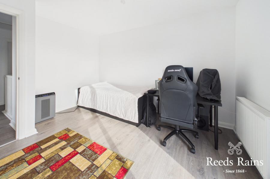 35 Alexandra Park Avenue