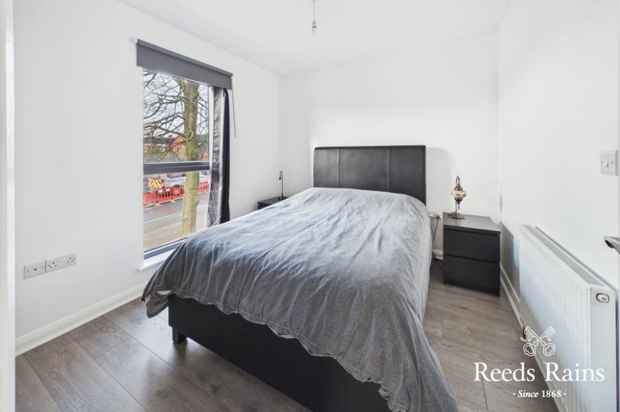 35 Alexandra Park Avenue