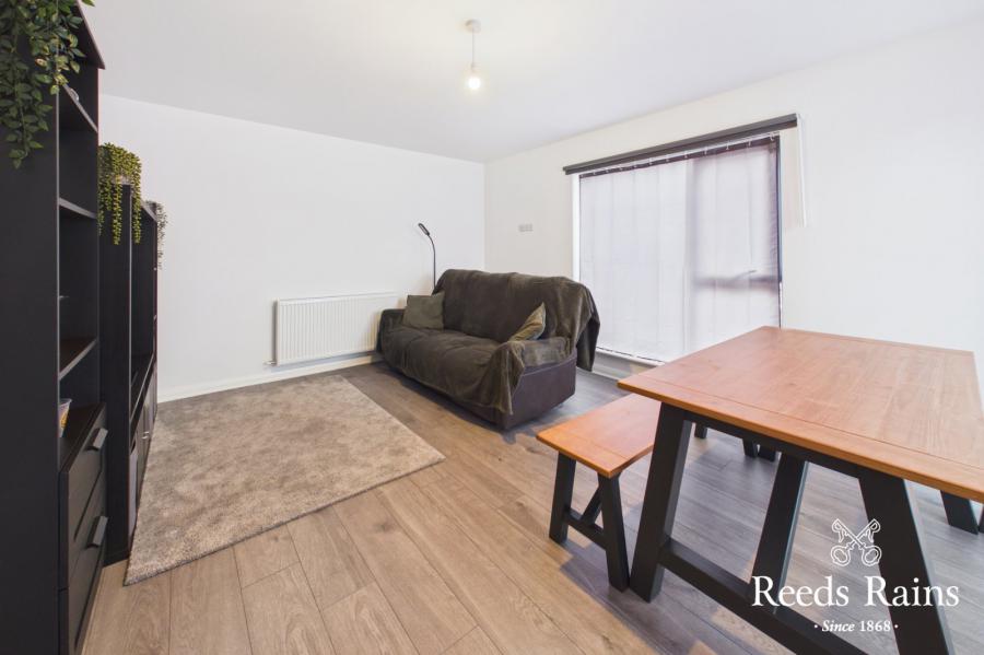 35 Alexandra Park Avenue