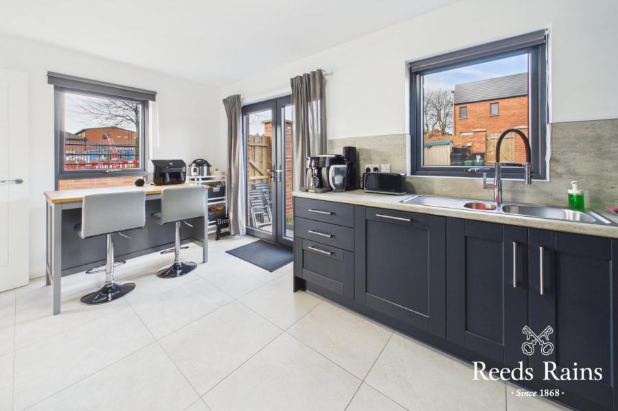 35 Alexandra Park Avenue