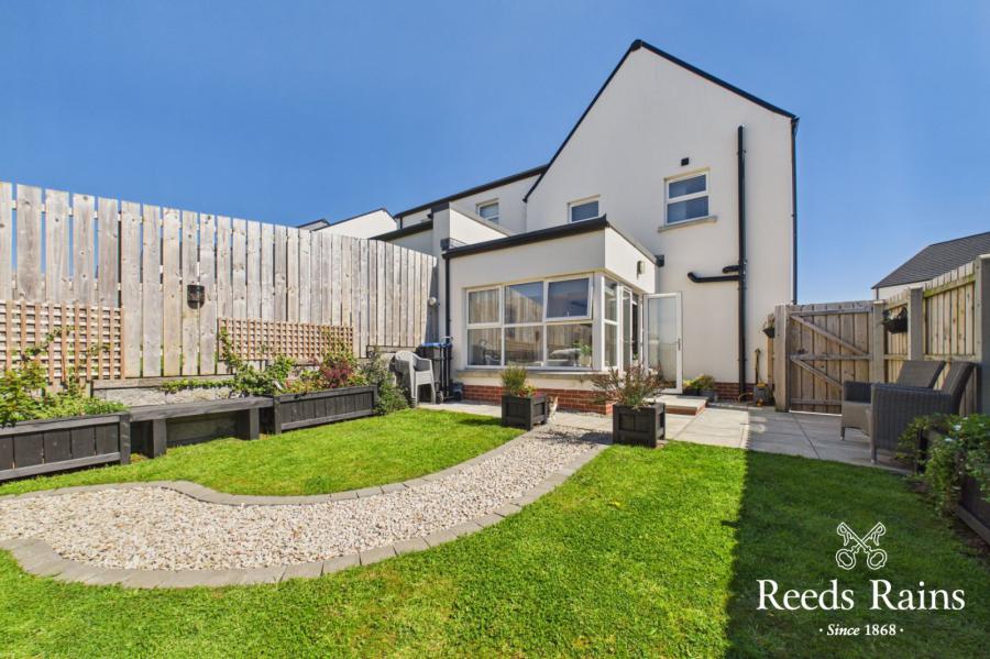 8 Rushfield Place