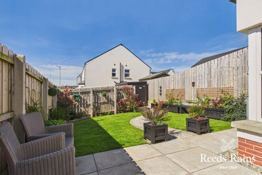 8 Rushfield Place