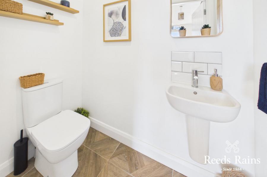8 Rushfield Place