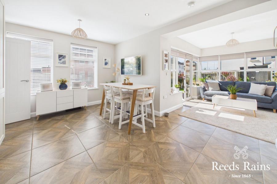 8 Rushfield Place