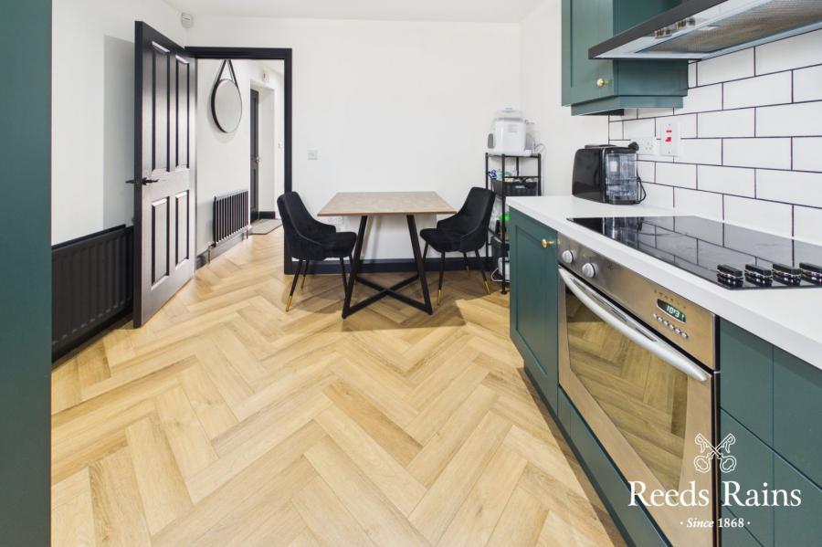 24 Mill Church Manor