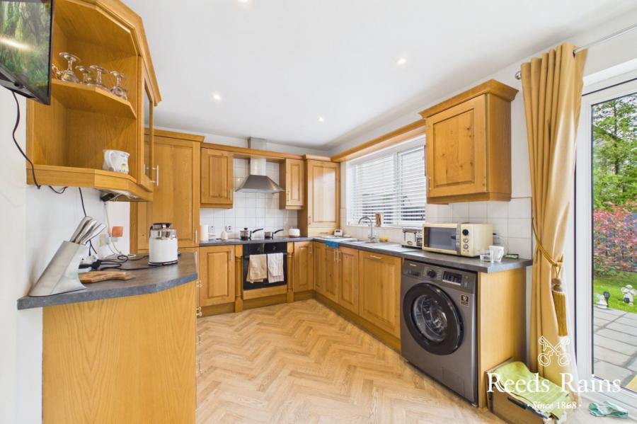 3 Hydepark Court