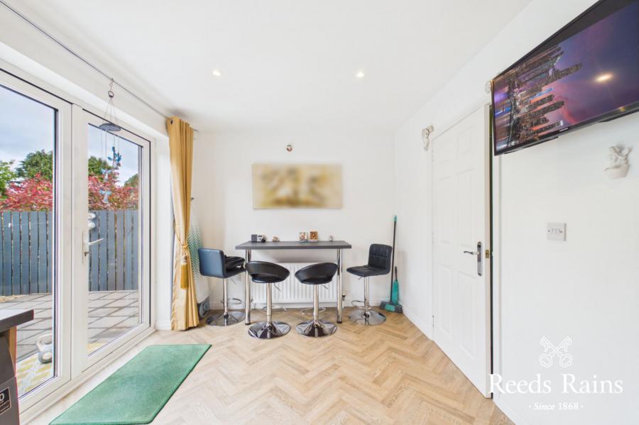 3 Hydepark Court