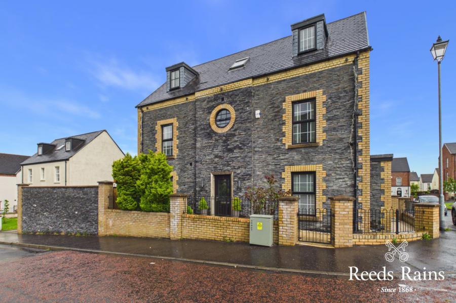 99 Blackrock Square