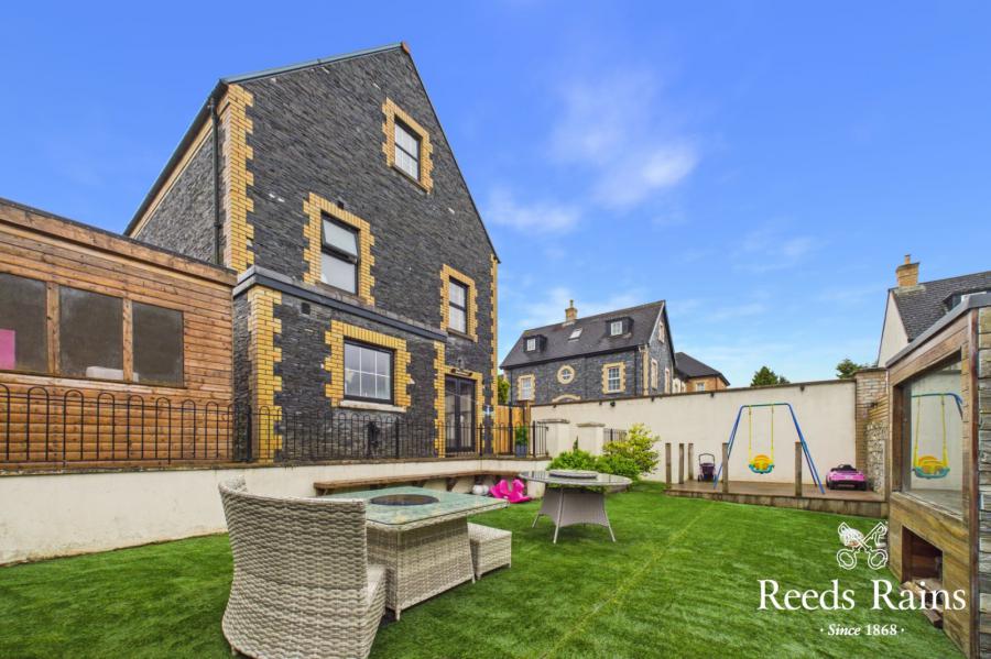 99 Blackrock Square