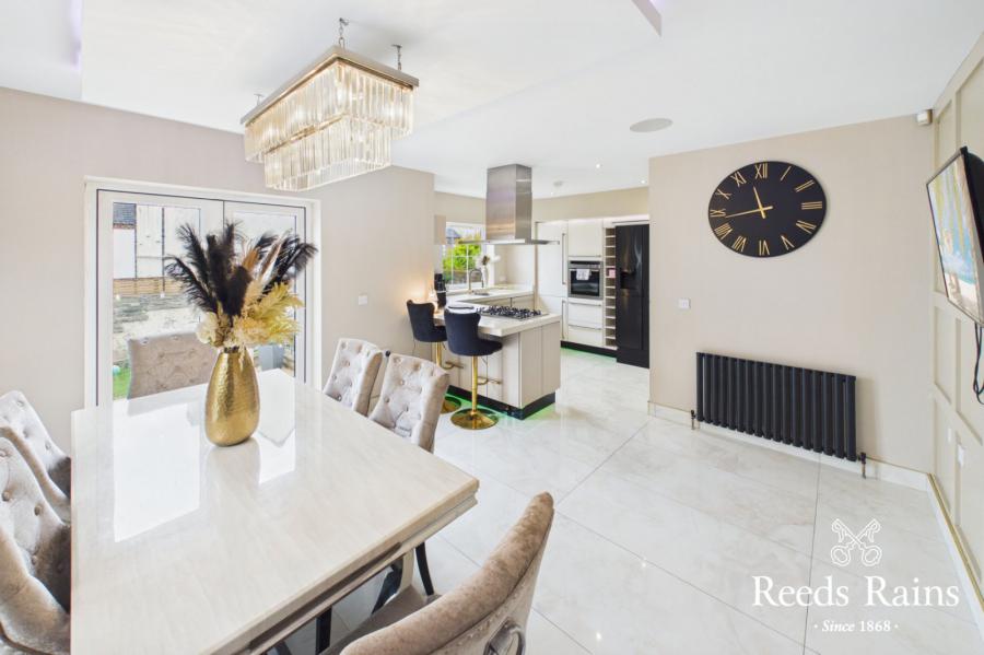 99 Blackrock Square