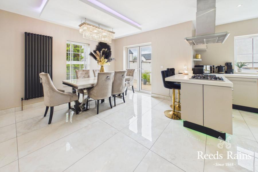 99 Blackrock Square
