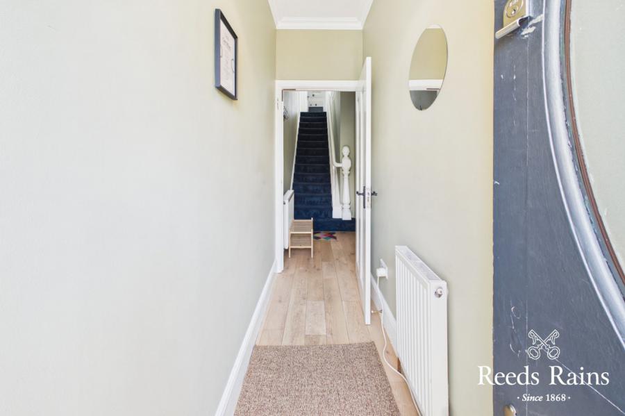 33 Whitewell Road