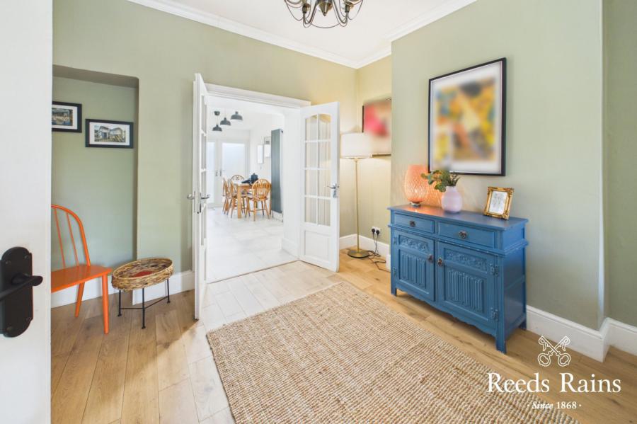33 Whitewell Road