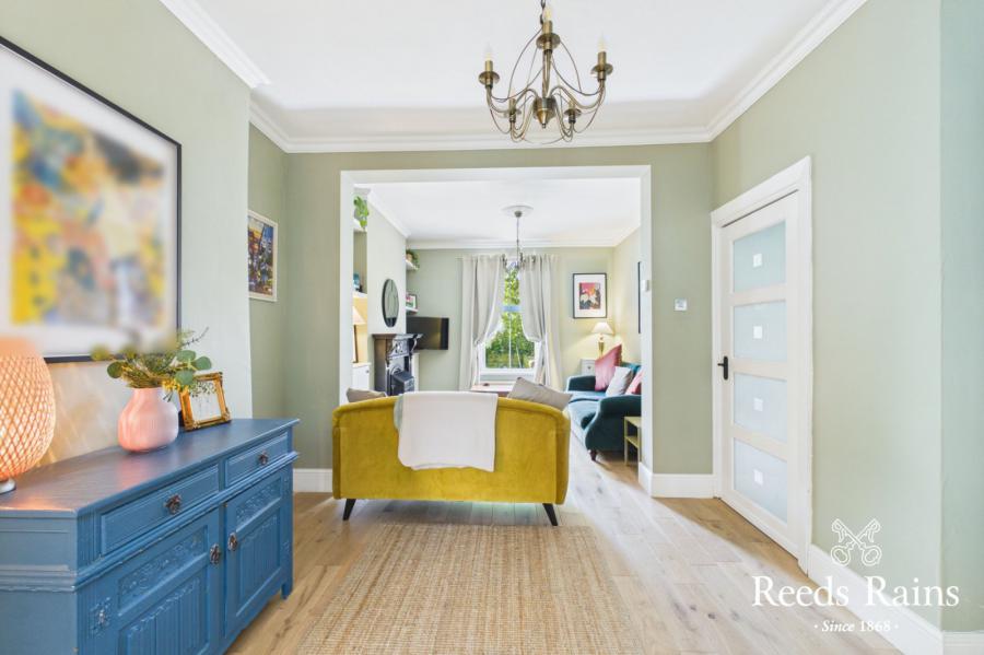 33 Whitewell Road