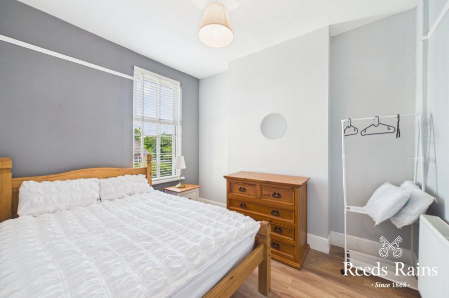 33 Whitewell Road