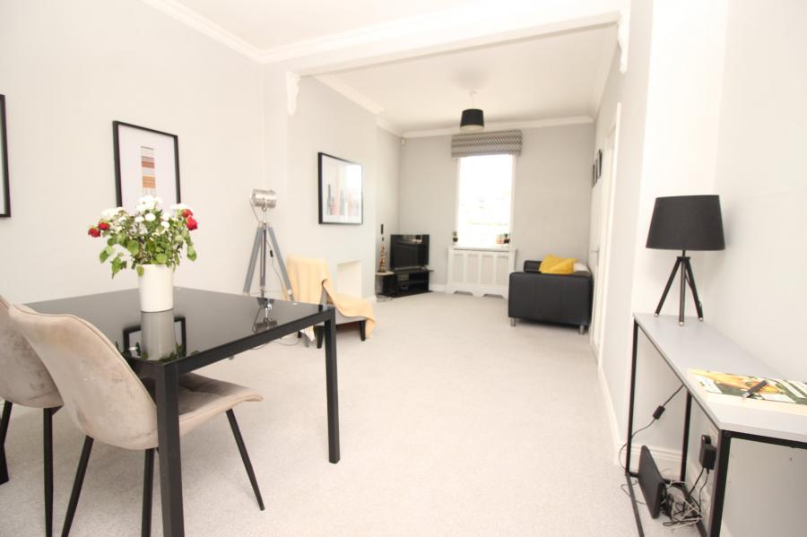 6 Ogles Terrace