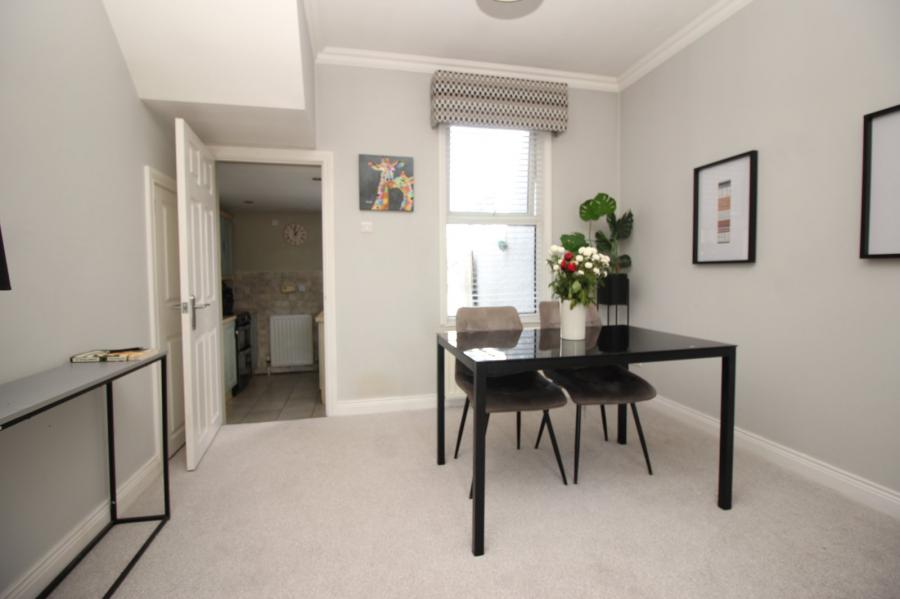 6 Ogles Terrace