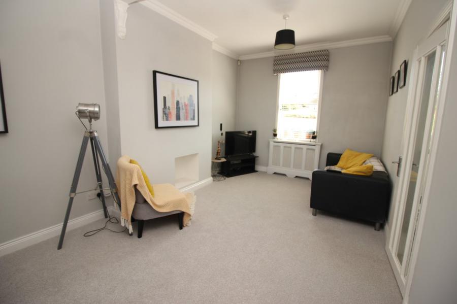 6 Ogles Terrace