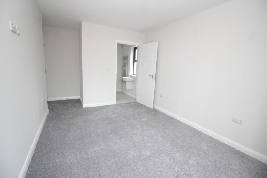3 Oakwood Gate, 50 The Cutts