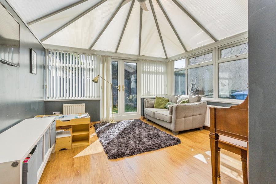 9 Roseville Gardens
