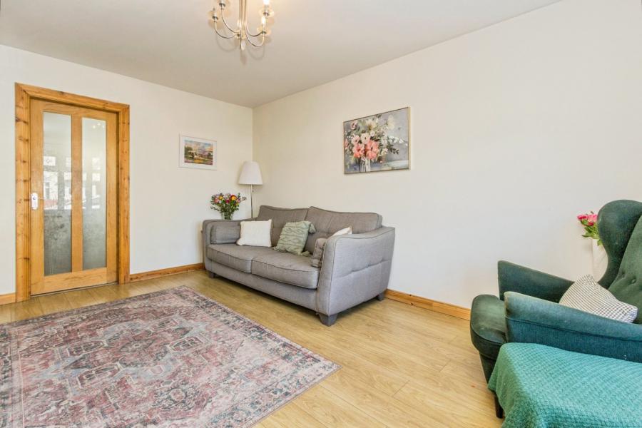 9 Roseville Gardens