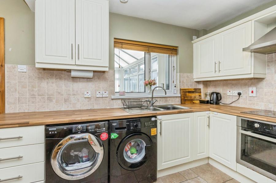 9 Roseville Gardens