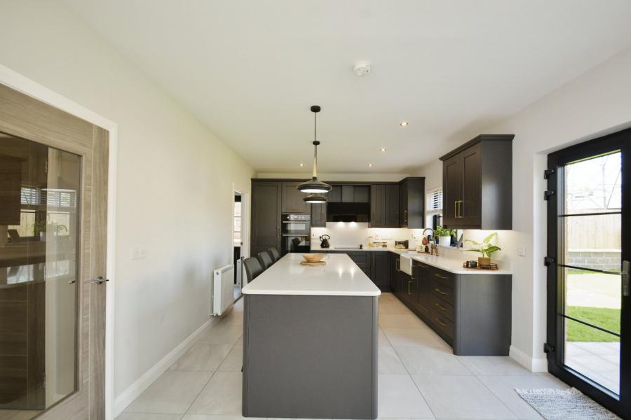 6 Ballymullan Manor