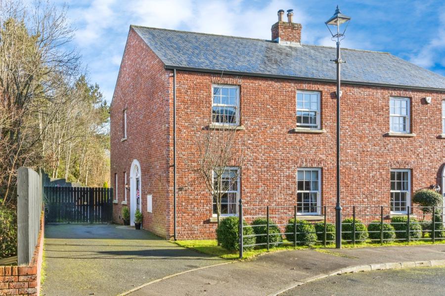 19 Breton Avenue, lisburn, county down, BT28 3XZ