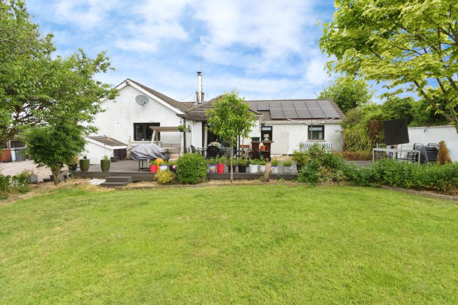 5 Tullynewbank Road