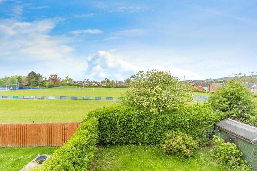 26 Kirkwoods Park