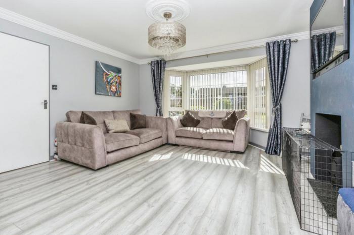 4 Willow Grove