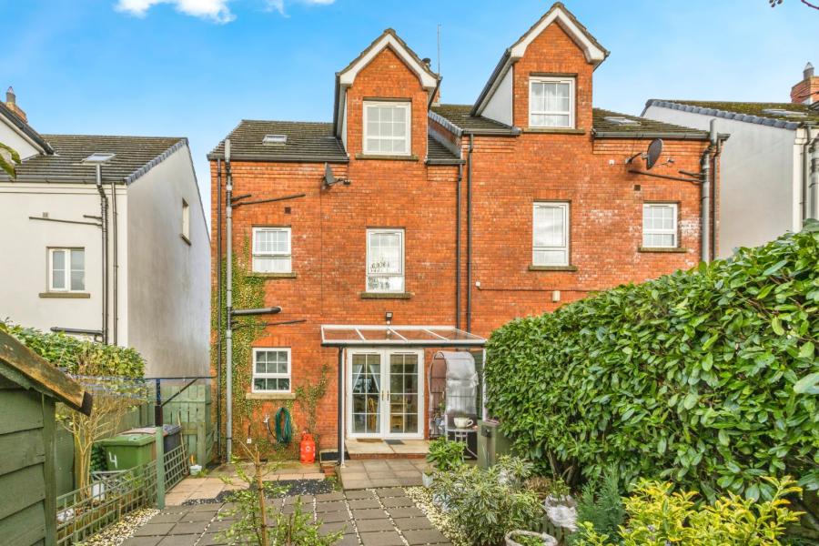 4 Quillyburn Lane