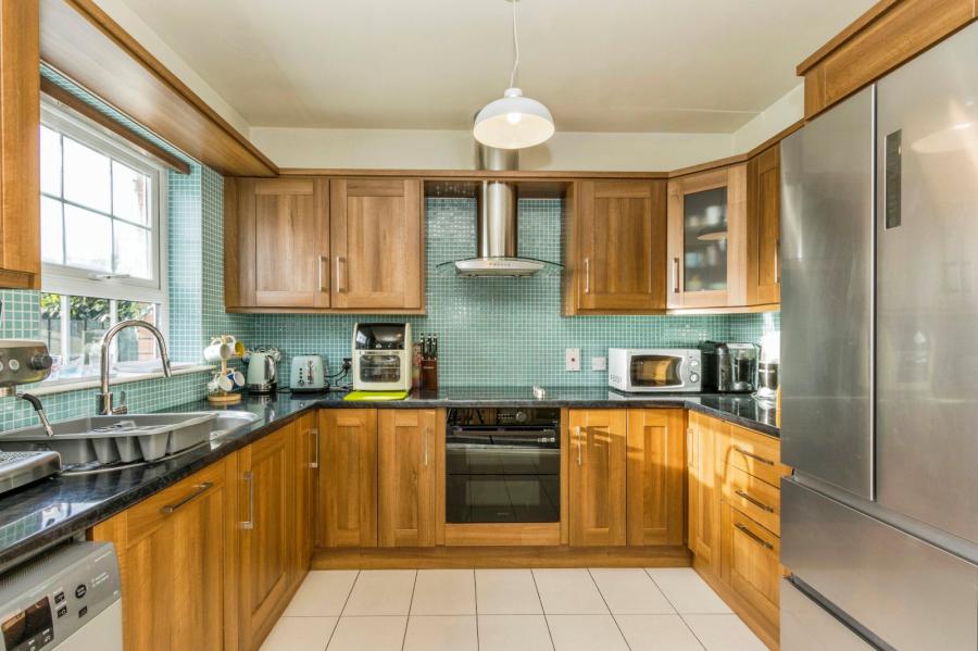 4 Quillyburn Lane