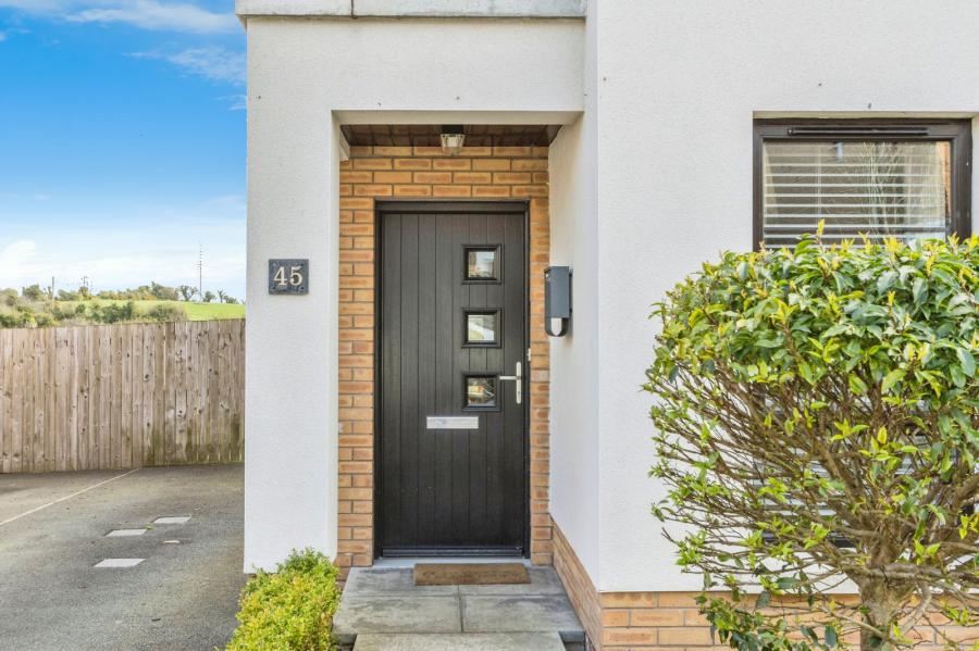 45 Ballantine Lane