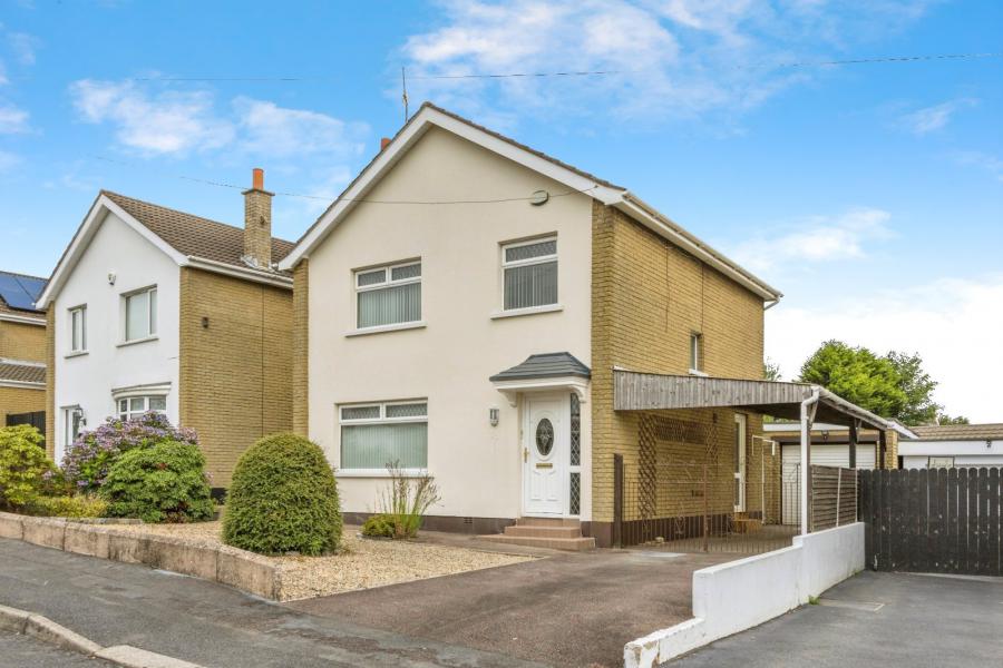 10 Adlon Gardens, lisburn, county antrim, BT28 2EQ