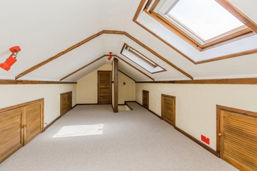 10 Adlon Gardens